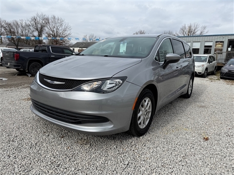 2020 Chrysler Voyager LX FWD