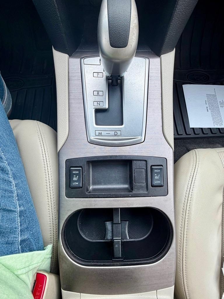 Subaru Outback 4dr Wgn H4 Auto 2.5i Limited 2012