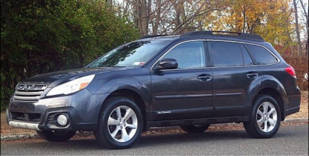 2013 Subaru Outback Premium's photo