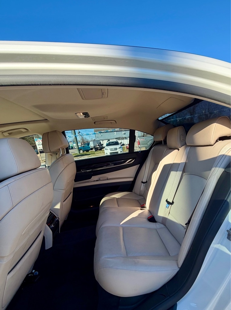 BMW 7 Series 4dr Sdn ALPINA B7 LWB RWD 2011