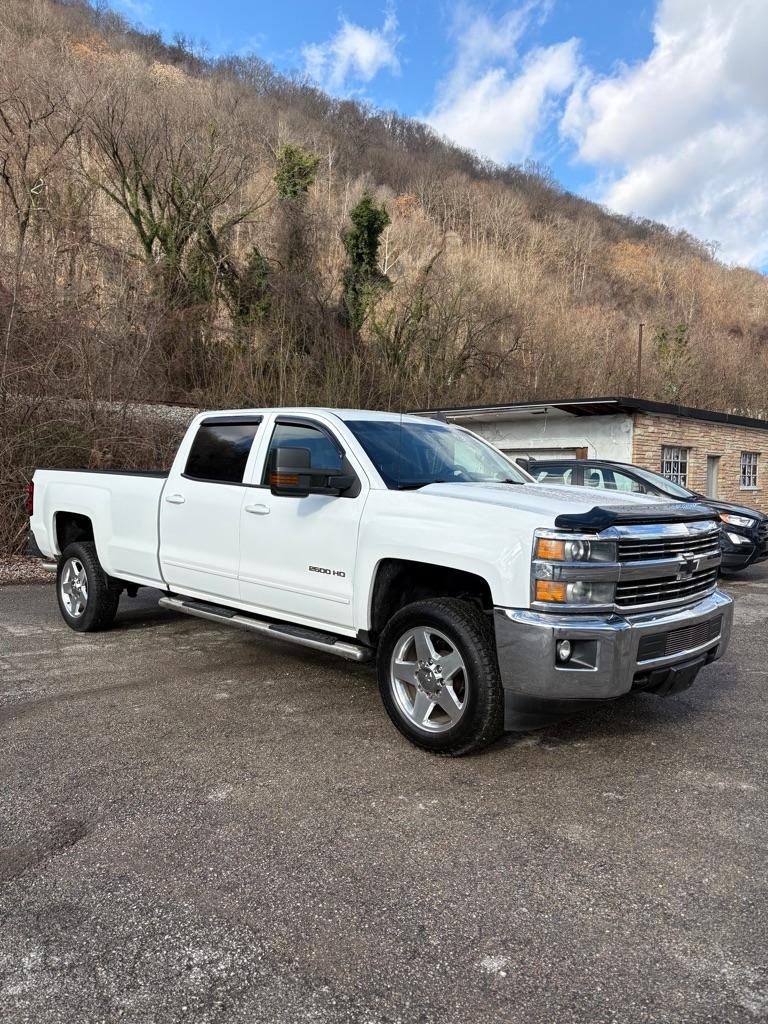 2015 Chevrolet Silverado 2500HD Built After Aug 14 2WD Crew Cab 167.7" LT