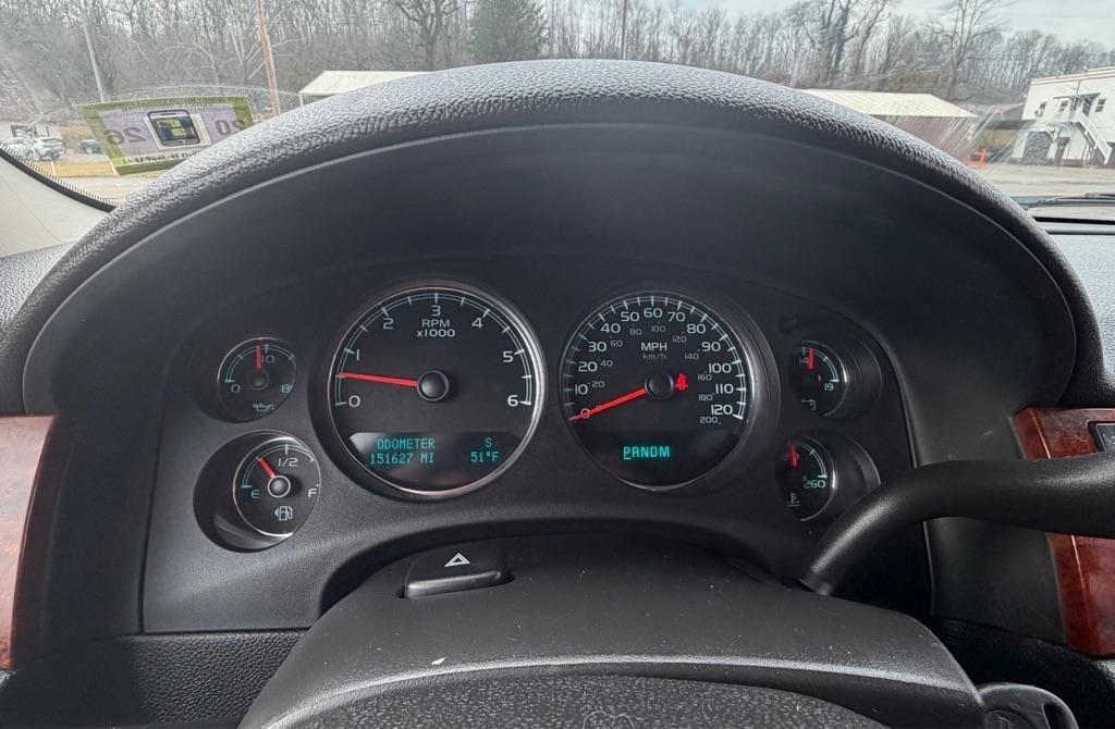 Chevrolet Suburban 4WD 4dr 1500 LT 2010