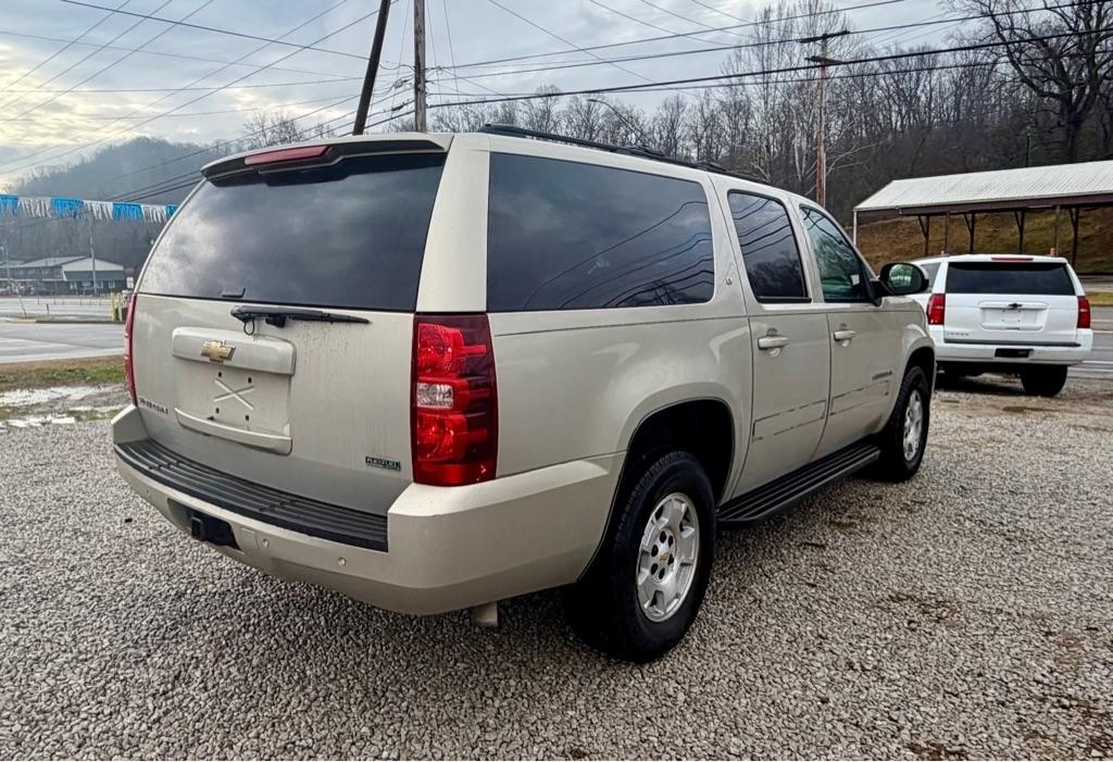Chevrolet Suburban 4WD 4dr 1500 LT 2010