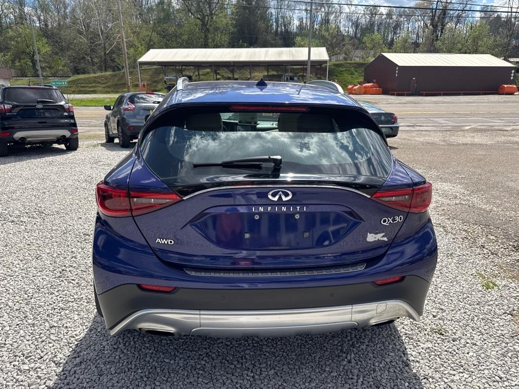 Infiniti QX30 Premium AWD *Ltd Avail* 2017