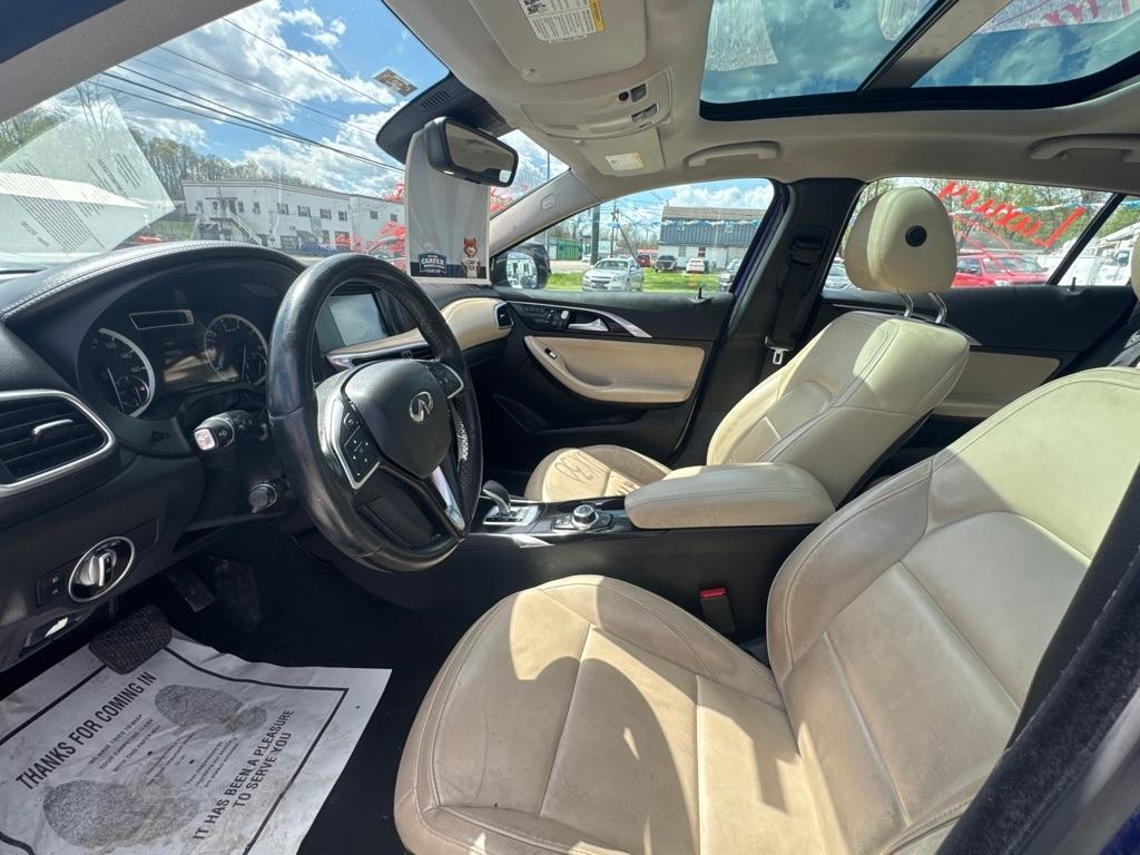 Infiniti QX30 Premium AWD *Ltd Avail* 2017