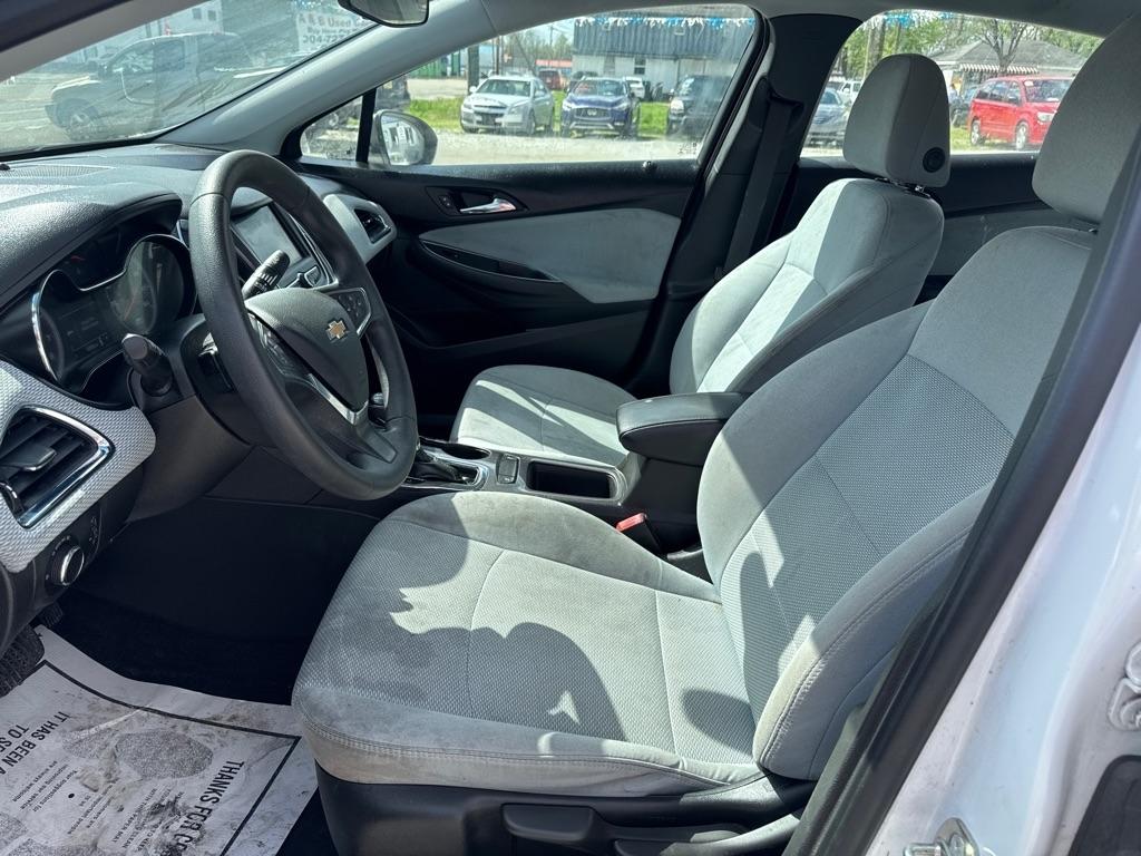 Chevrolet Cruze 4dr Sdn LT 2019