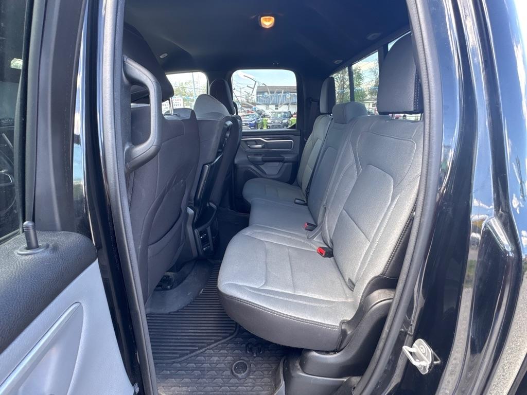 RAM 1500 Big Horn 4x4 Quad Cab 6'4" Box 2022