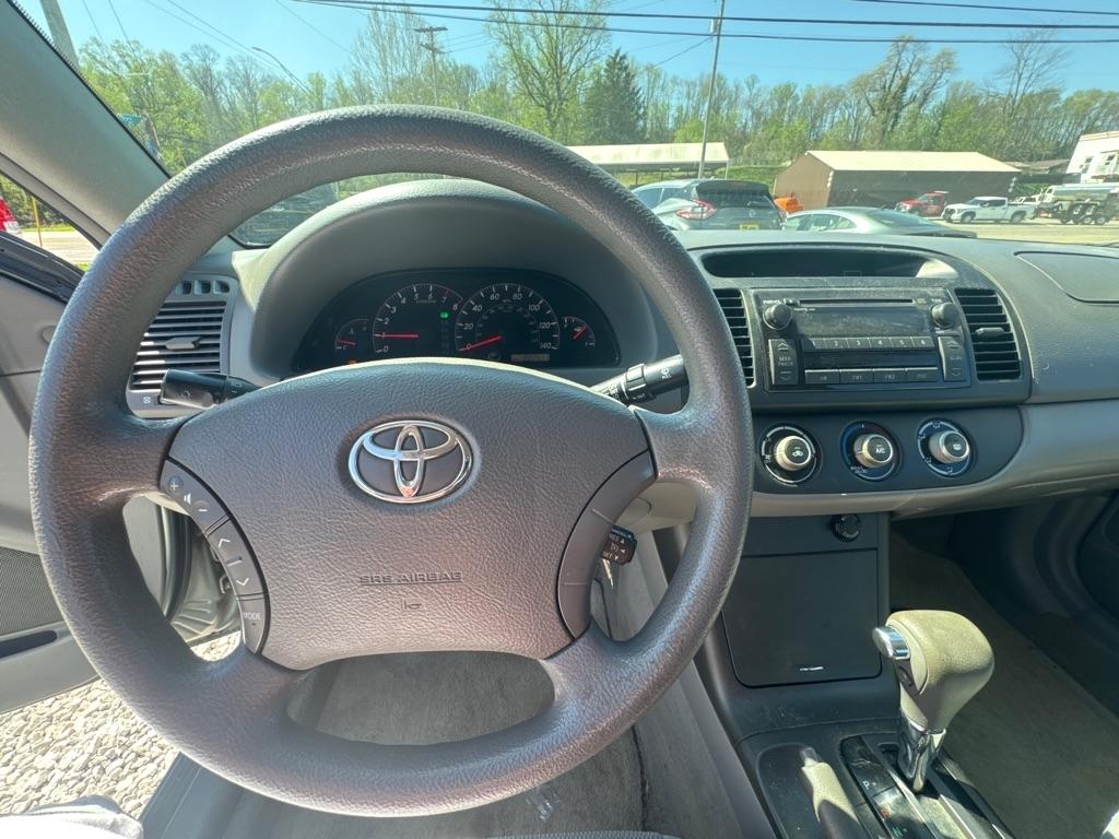 Toyota Camry 4dr Sdn XLE Auto (Natl) 2005