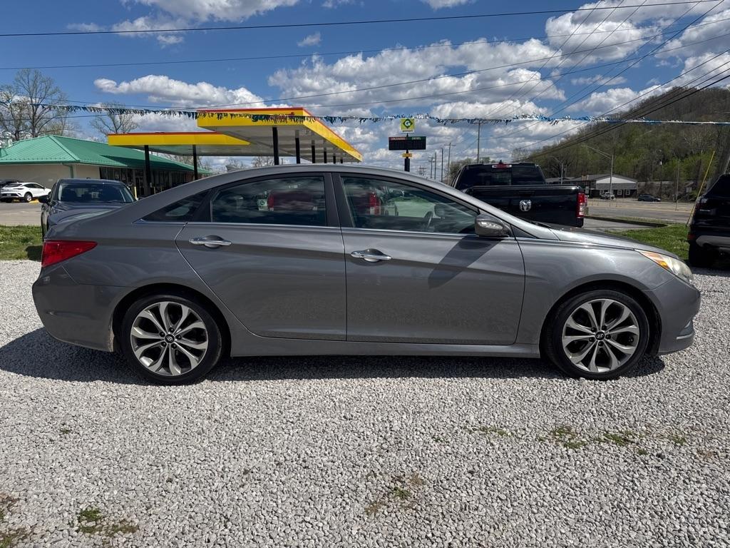 Hyundai Sonata 4dr Sdn 2.4L Auto SE 2014