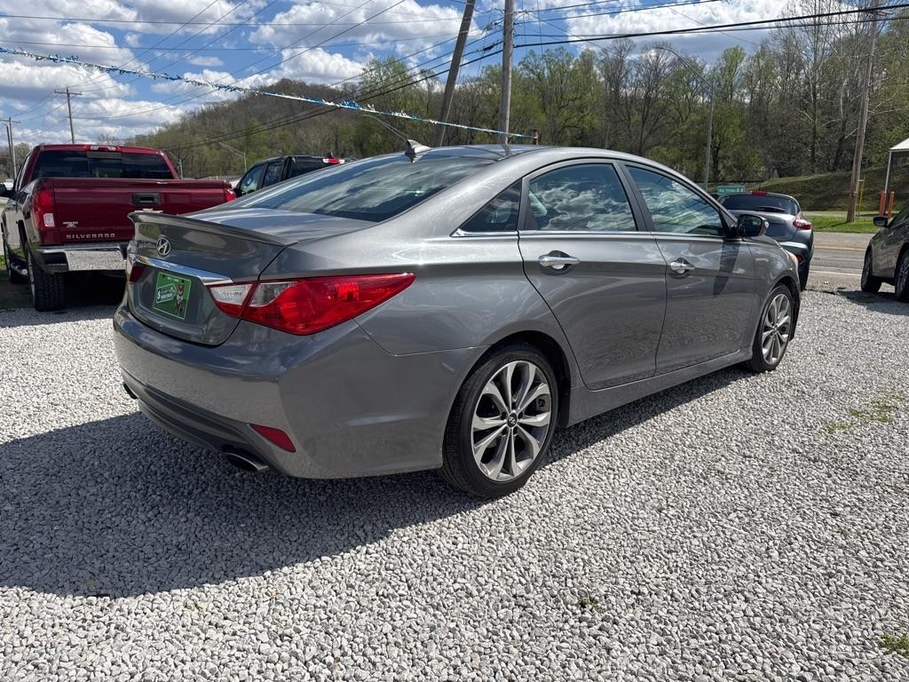 Hyundai Sonata 4dr Sdn 2.4L Auto SE 2014