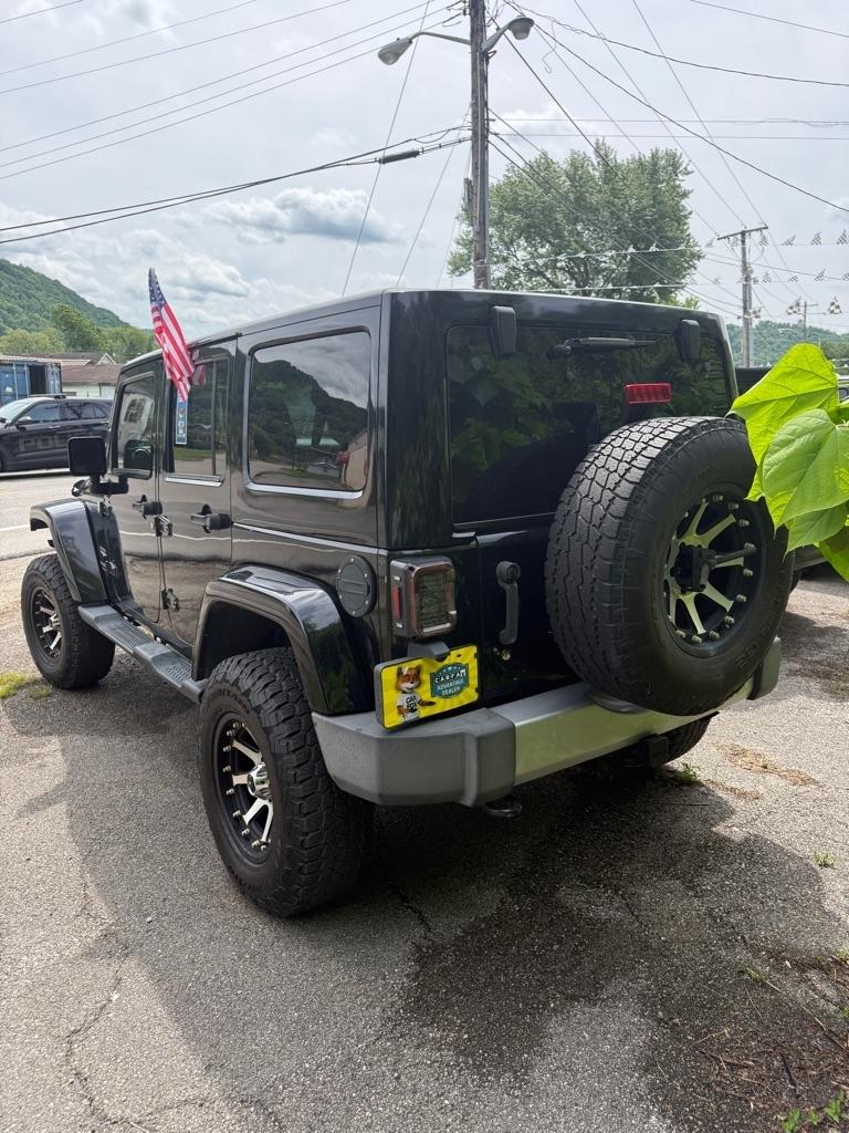 Jeep Wrangler Unlimited 4WD 4dr Sahara 2013