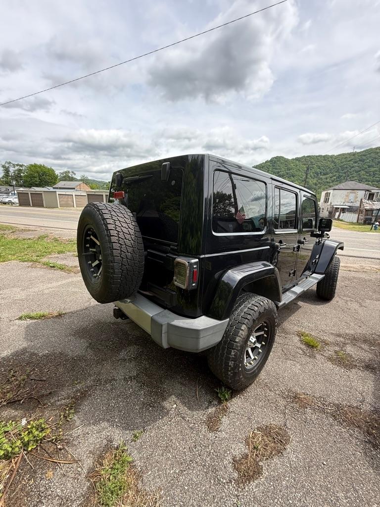 Jeep Wrangler Unlimited 4WD 4dr Sahara 2013
