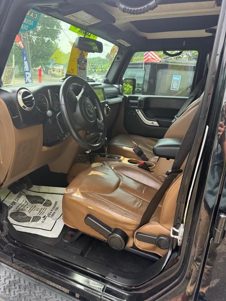 Jeep Wrangler Unlimited 4WD 4dr Sahara 2013