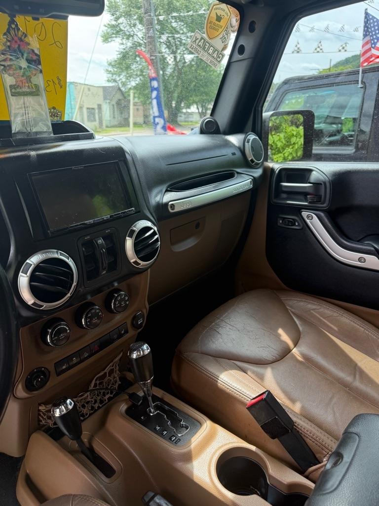 Jeep Wrangler Unlimited 4WD 4dr Sahara 2013