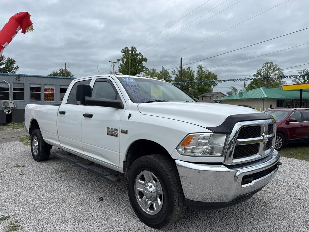 RAM 2500 Tradesman 4x4 Crew Cab 8' Box 2017