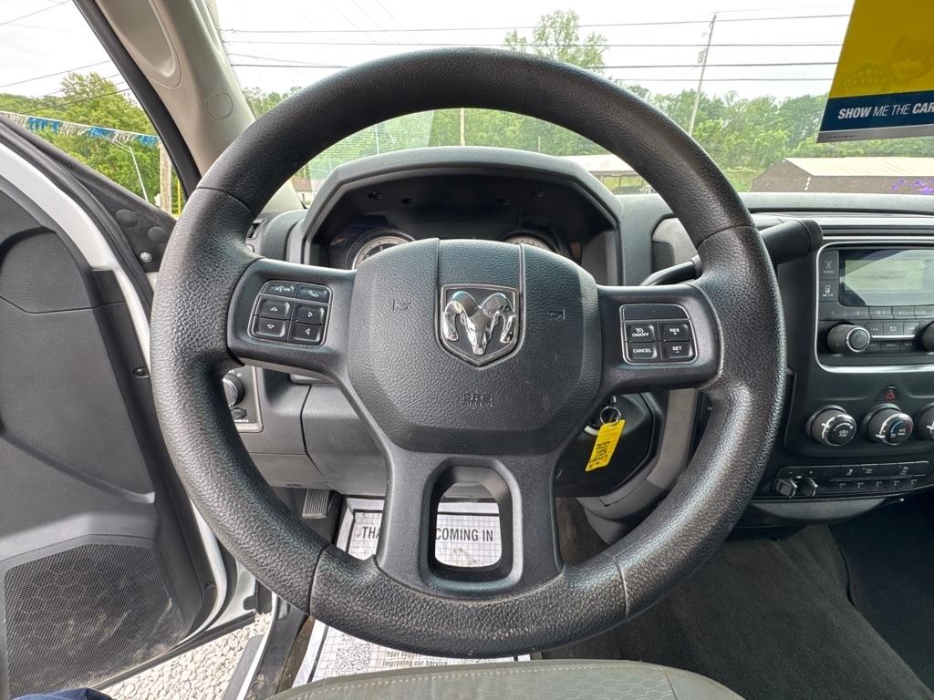 RAM 2500 Tradesman 4x4 Crew Cab 8' Box 2017