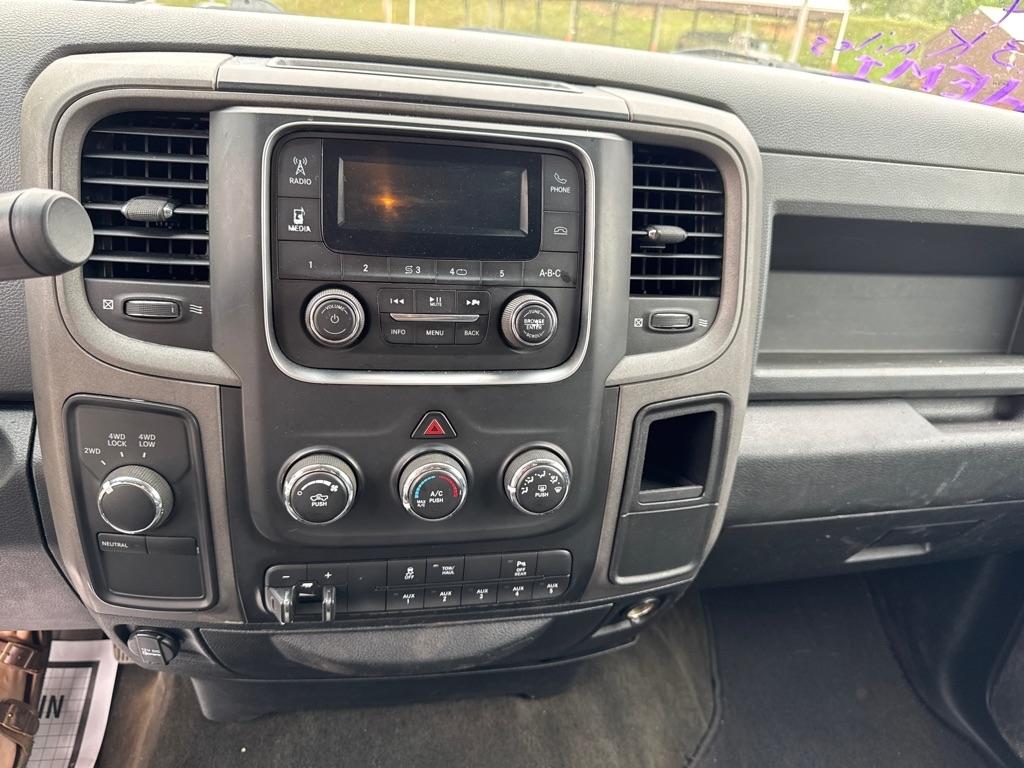 RAM 2500 Tradesman 4x4 Crew Cab 8' Box 2017