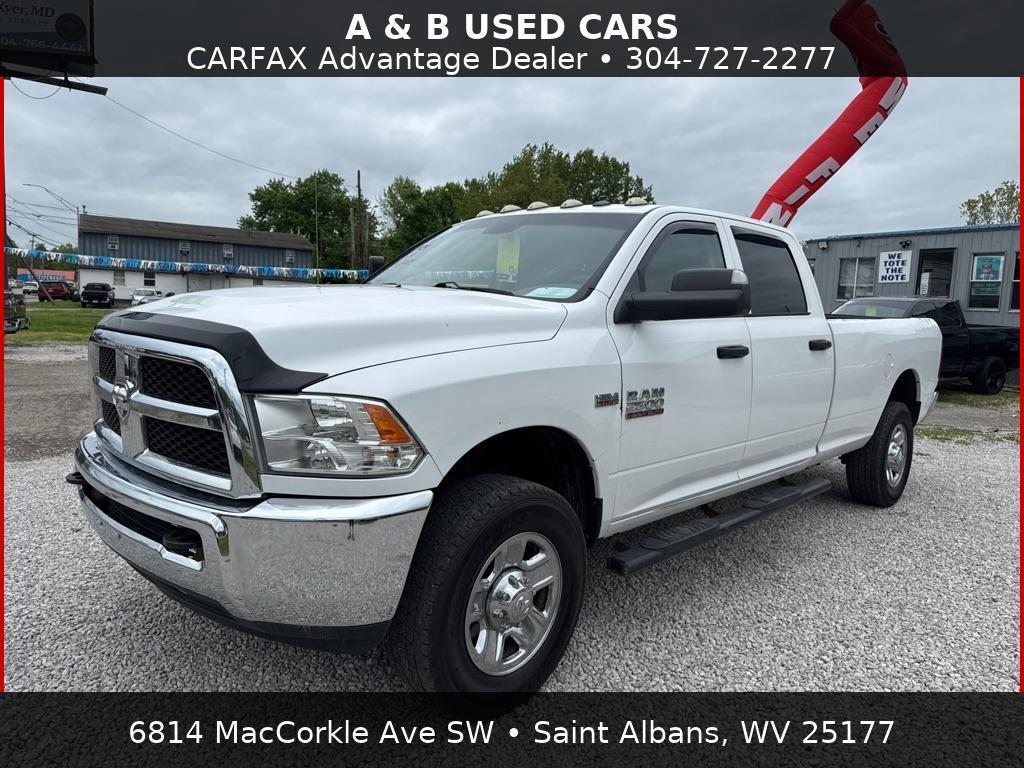RAM 2500 Tradesman 4x4 Crew Cab 8' Box 2017