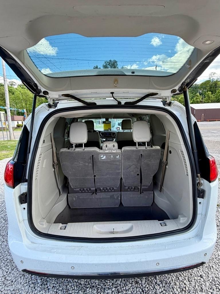 Chrysler Pacifica Touring L FWD 2020