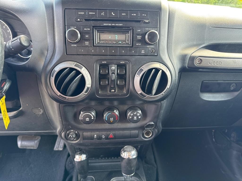 Jeep Wrangler Unlimited 4WD 4dr Sport 2013