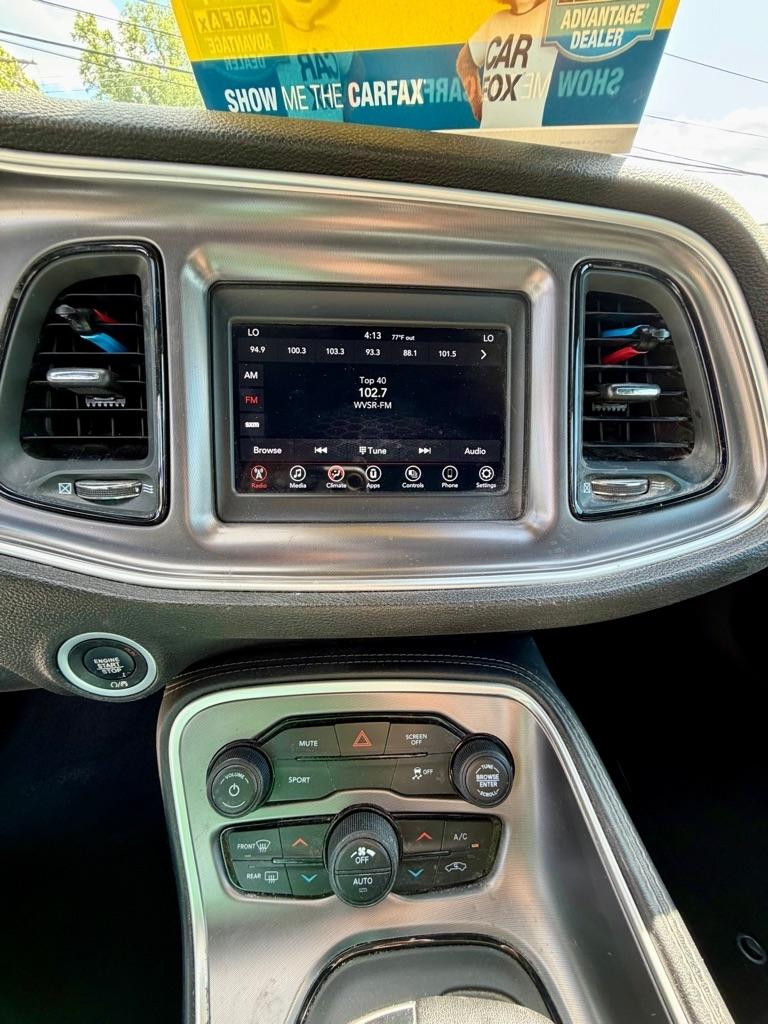 Dodge Challenger SXT RWD 2021