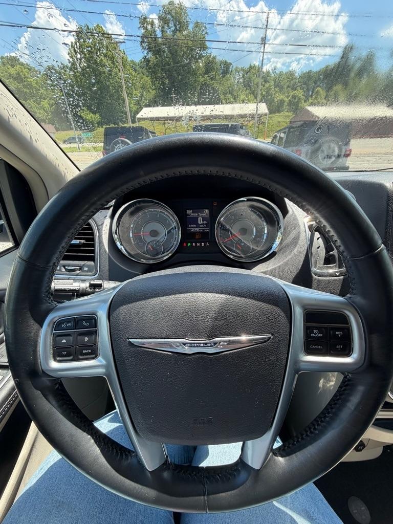 Chrysler Town & Country 4dr Wgn Touring 2013