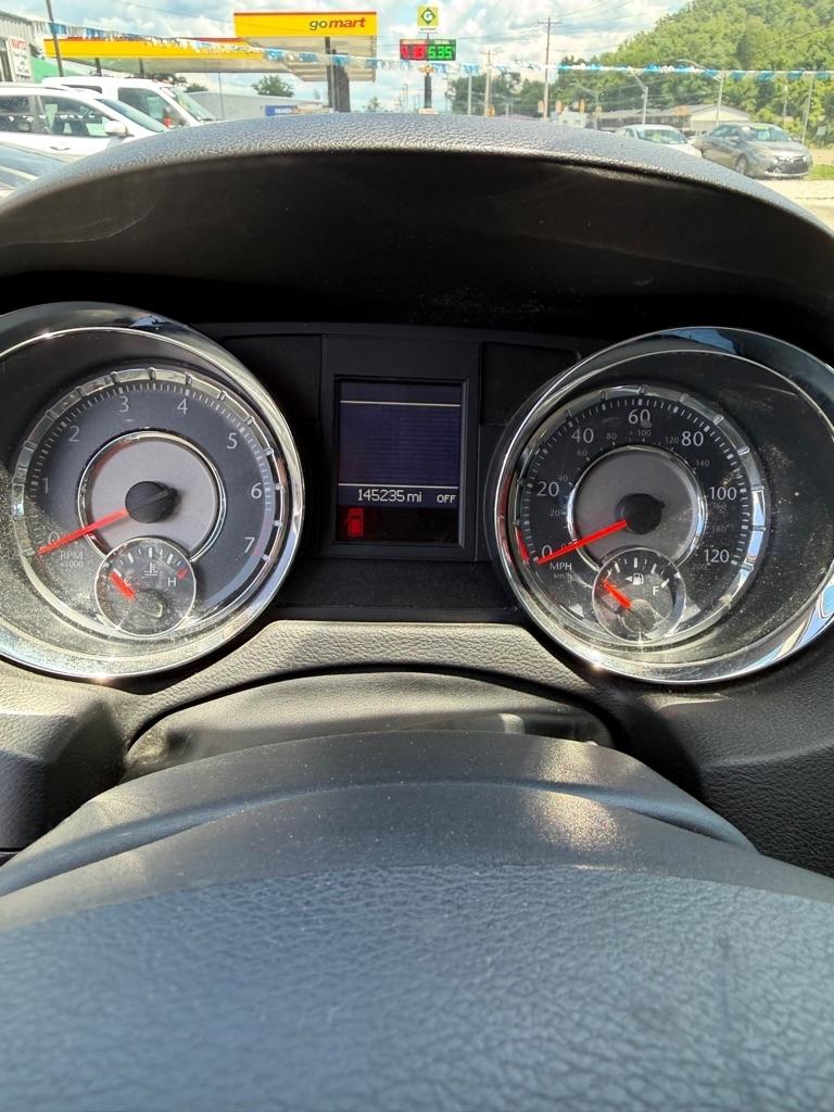 Chrysler Town & Country 4dr Wgn Touring 2013