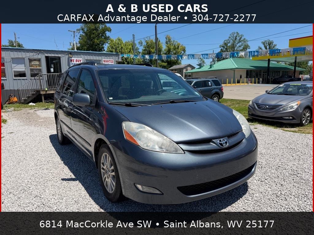 2008 Toyota Sienna XLE's photo