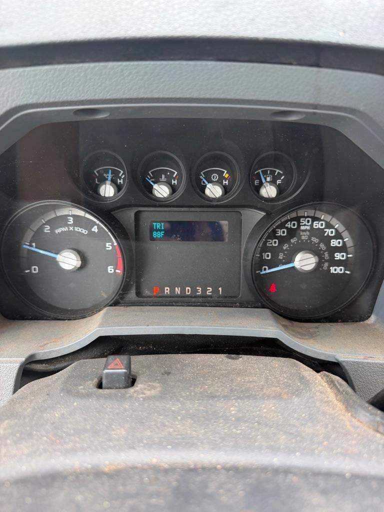 Ford Super Duty F-450 DRW 2WD Reg Cab 141" WB 60" CA XLT 2014