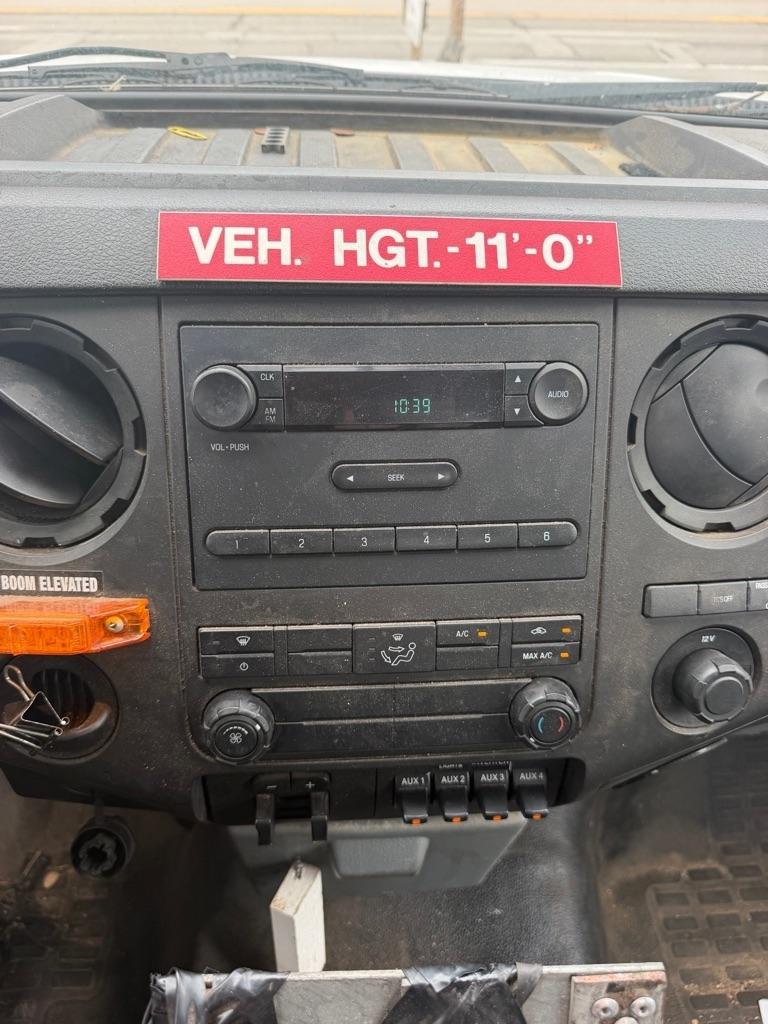 Ford Super Duty F-450 DRW 2WD Reg Cab 141" WB 60" CA XLT 2014