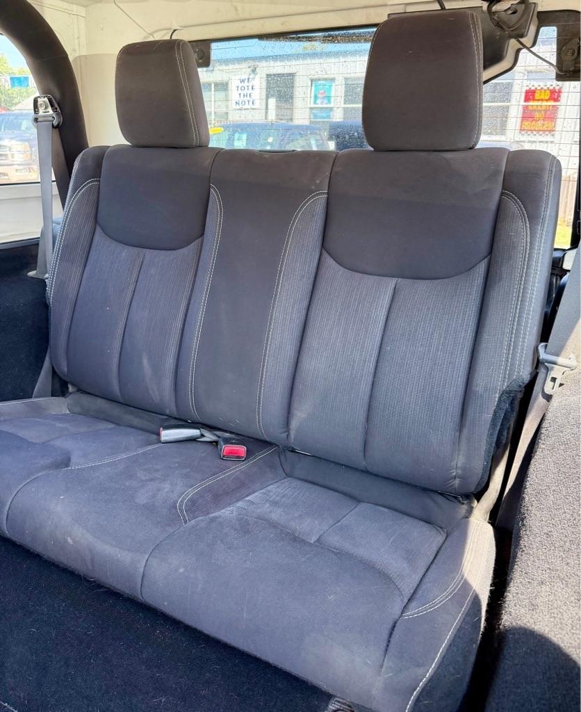 Jeep Wrangler 4WD 2dr Sahara 2013