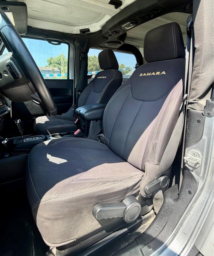 Jeep Wrangler 4WD 2dr Sahara 2013