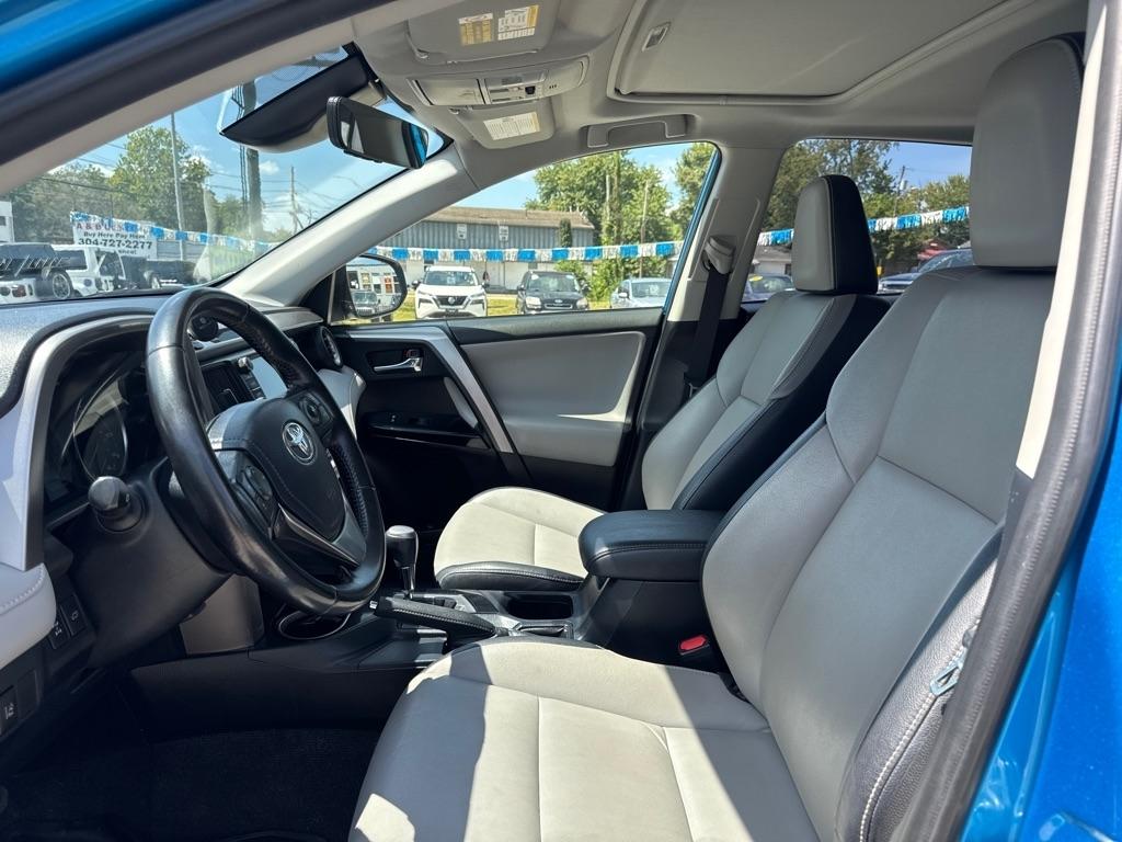 Toyota RAV4 AWD 4dr Limited (Natl) 2016