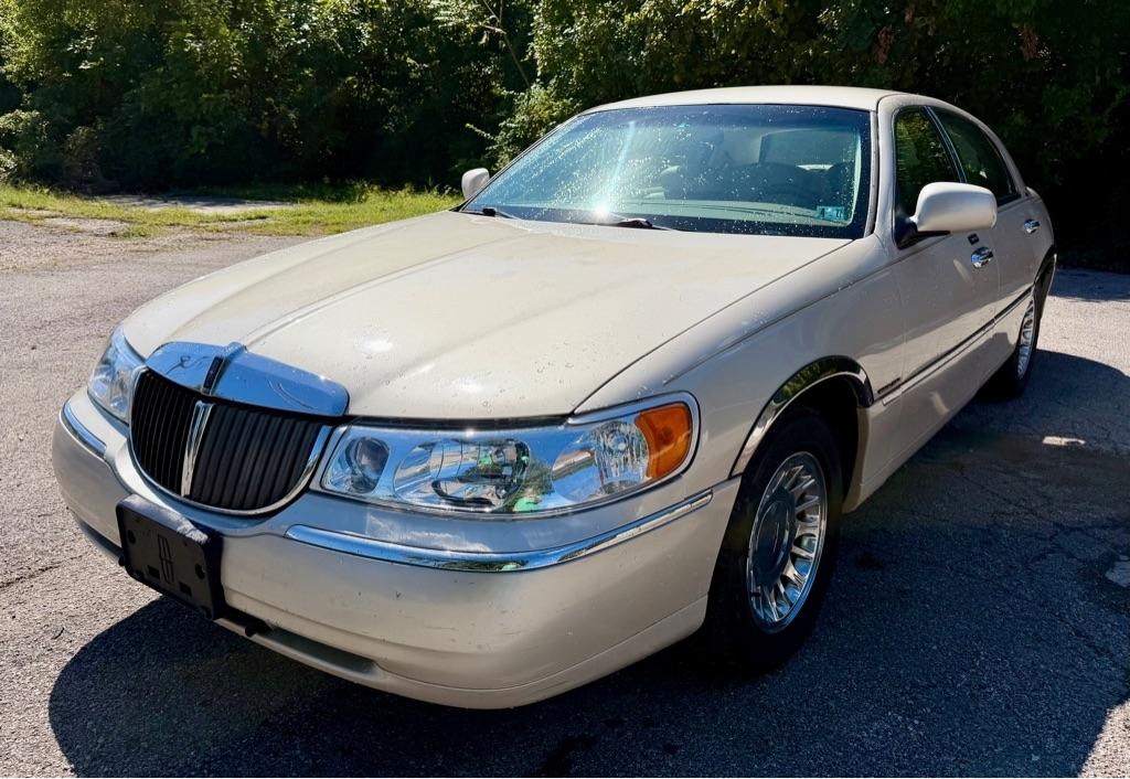 Lincoln Town Car 4dr Sdn Cartier 2002