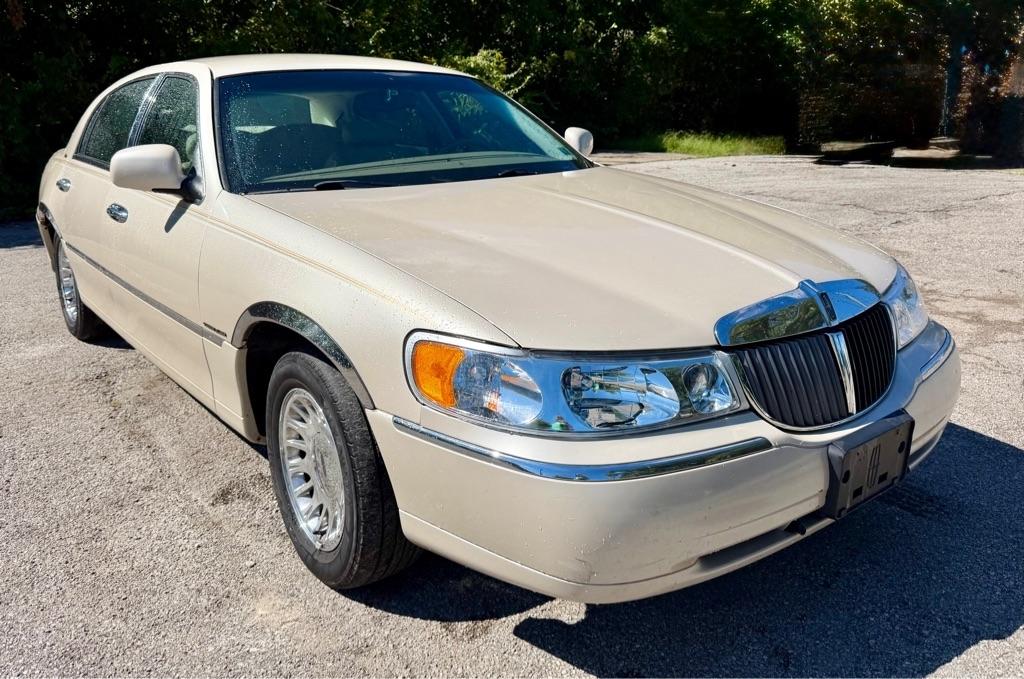 Lincoln Town Car 4dr Sdn Cartier 2002