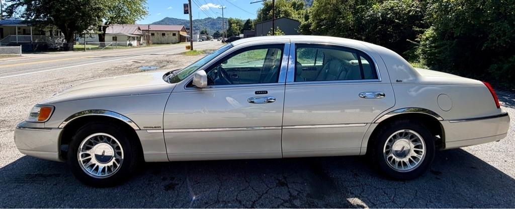Lincoln Town Car 4dr Sdn Cartier 2002
