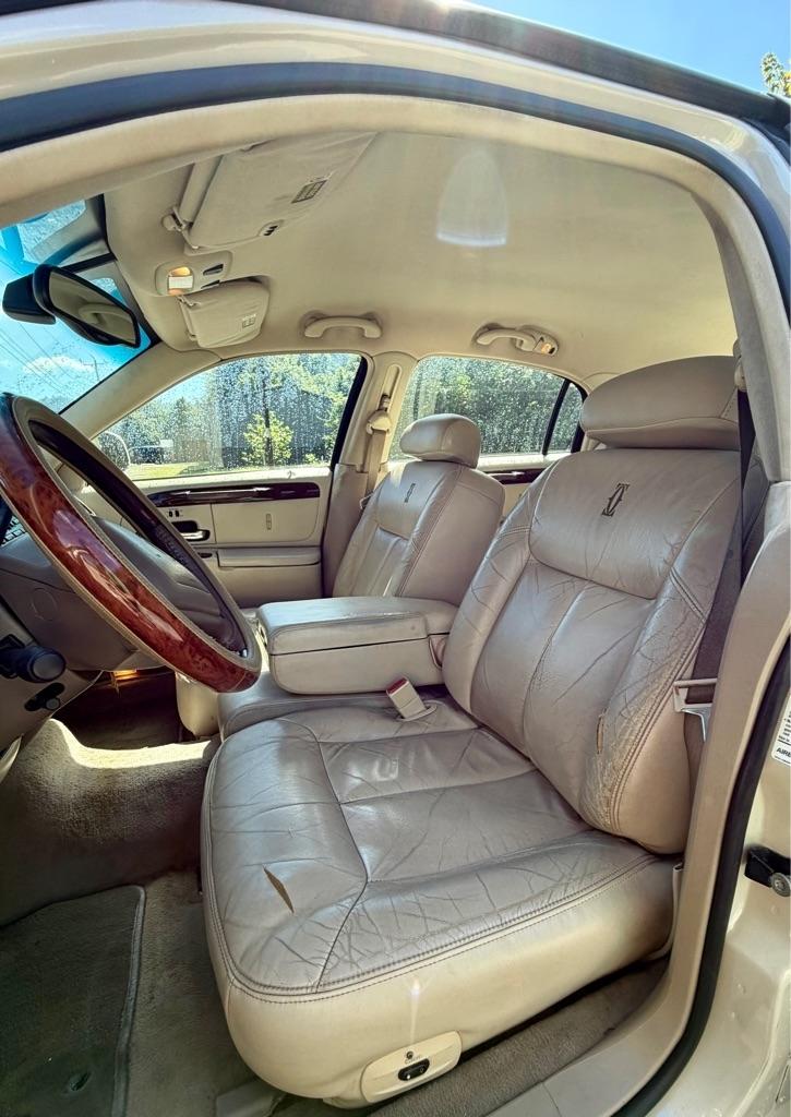 Lincoln Town Car 4dr Sdn Cartier 2002