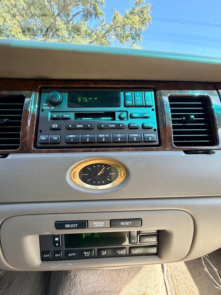Lincoln Town Car 4dr Sdn Cartier 2002