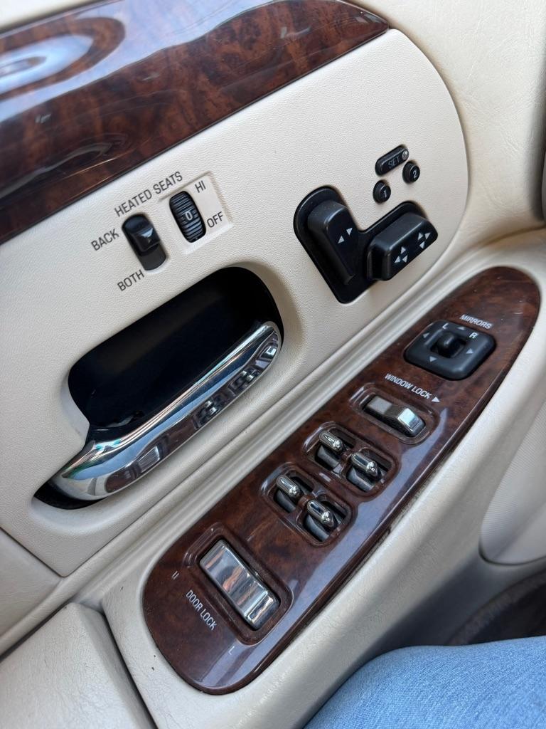 Lincoln Town Car 4dr Sdn Cartier 2002