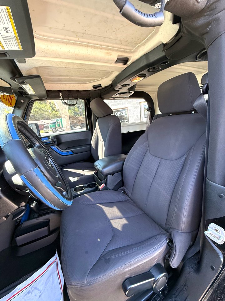 Jeep Wrangler Sport 4WD 2013