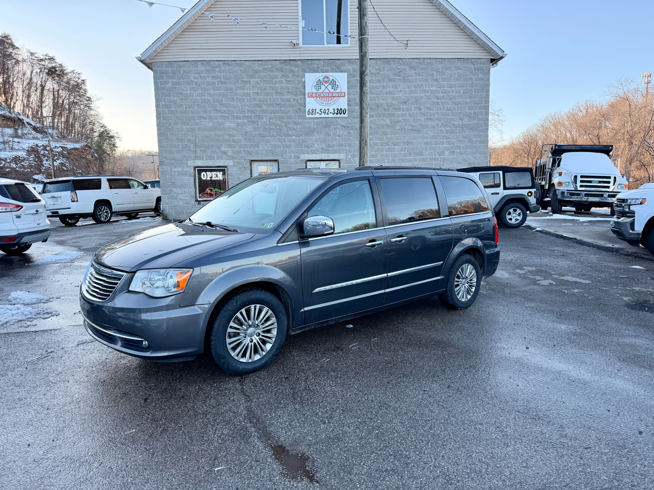 2016 Chrysler Town & Country Touring-L