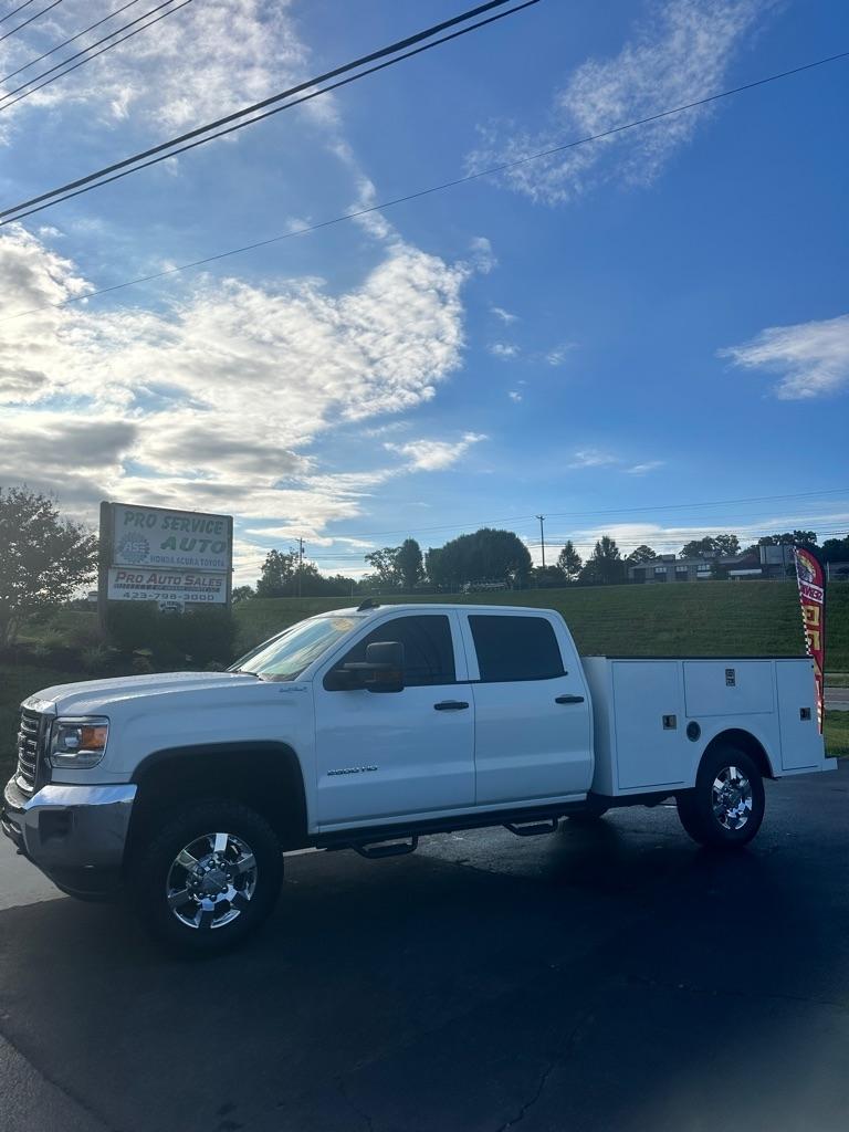 2017 GMC Sierra 2500HD Base Crew Cab 4WD