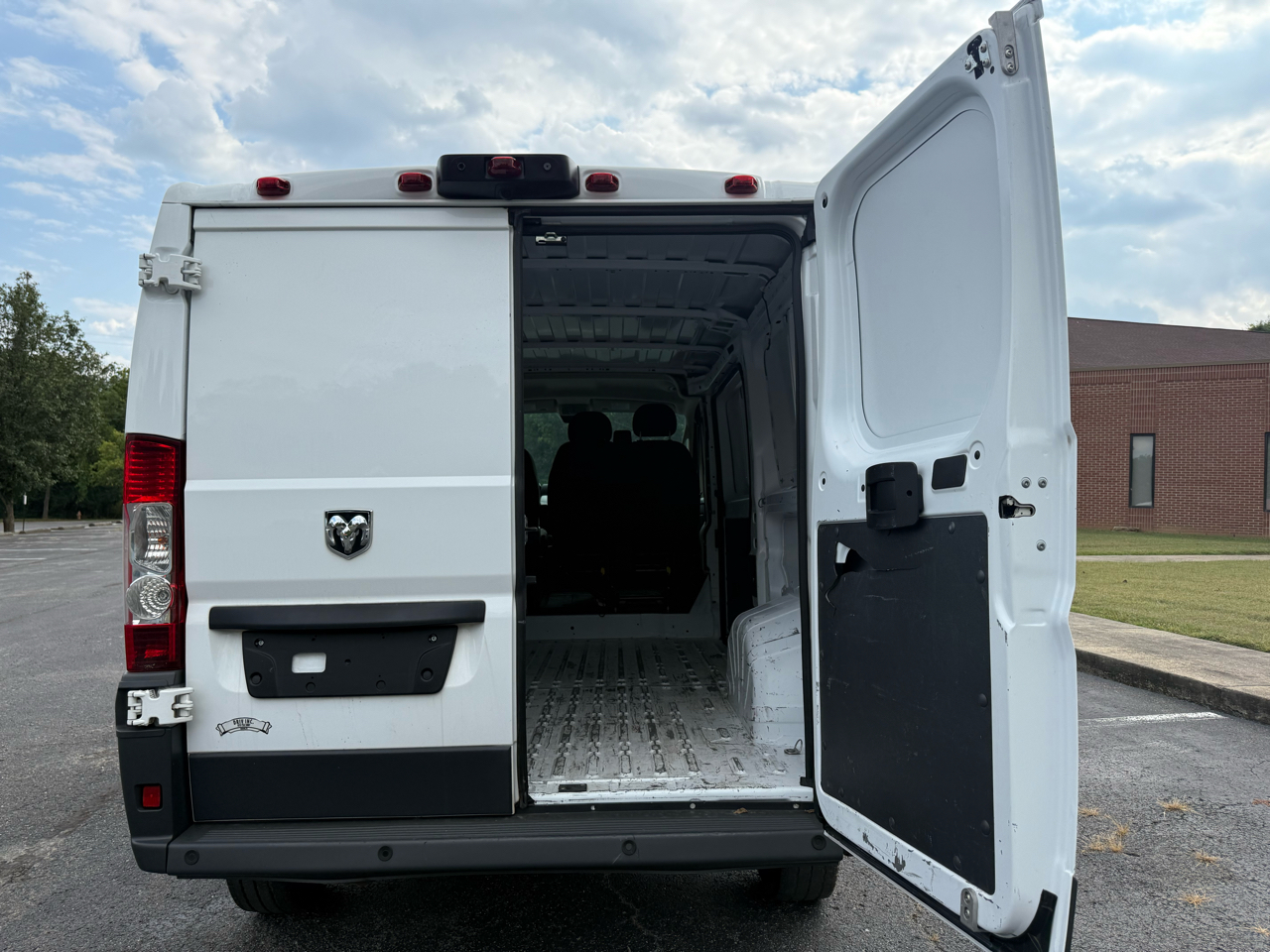 RAM Promaster 1500 Low Roof Tradesman 136-in. WB 2018
