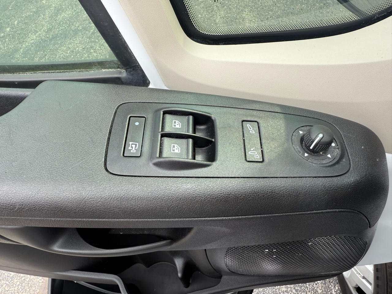 RAM Promaster 1500 Low Roof Tradesman 136-in. WB 2018