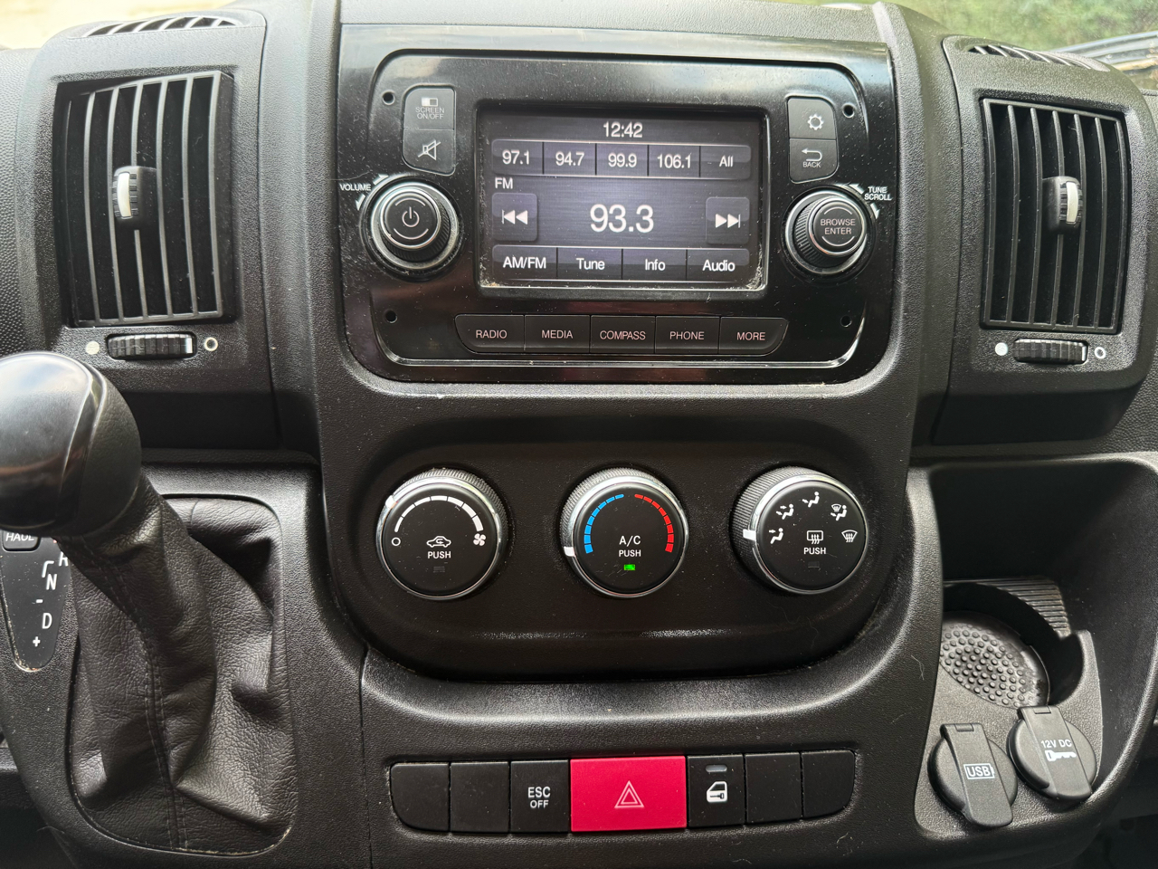 RAM Promaster 1500 Low Roof Tradesman 136-in. WB 2018