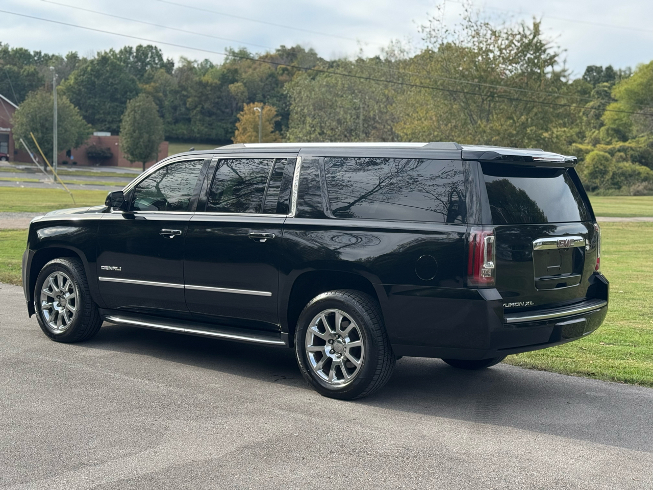 GMC Yukon Denali XL 4WD 2015
