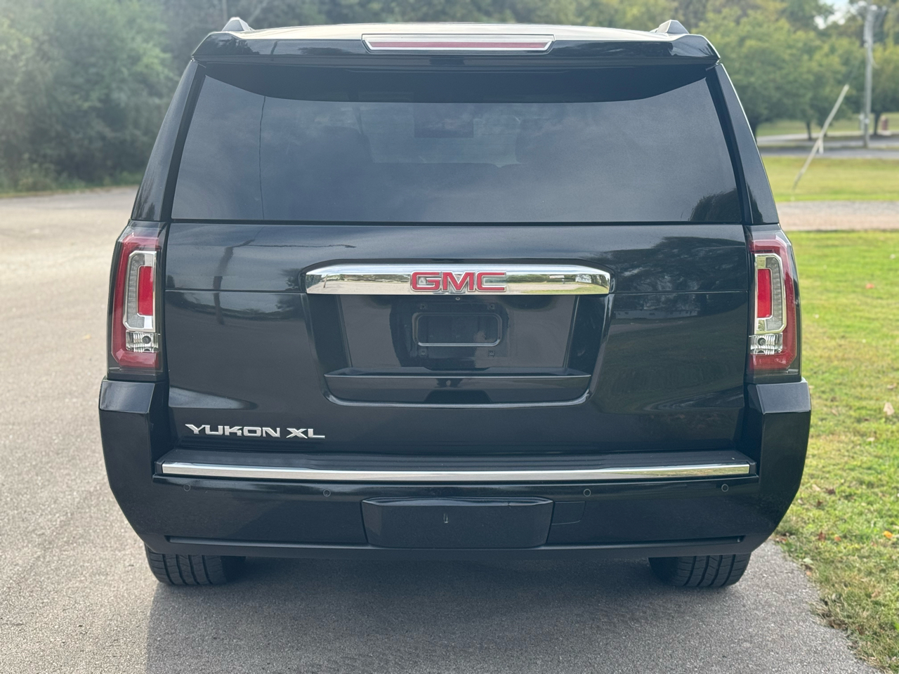 GMC Yukon Denali XL 4WD 2015