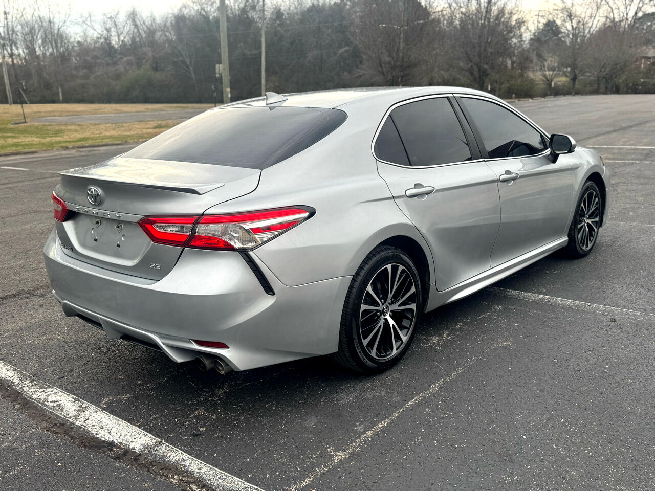 Toyota Camry SE 2020