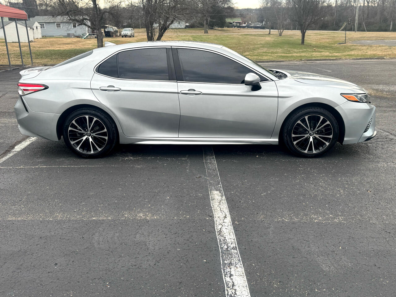 Toyota Camry SE 2020