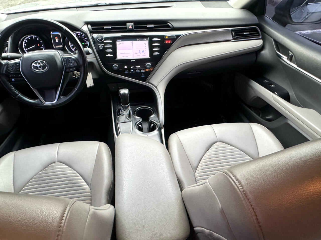 Toyota Camry SE 2020